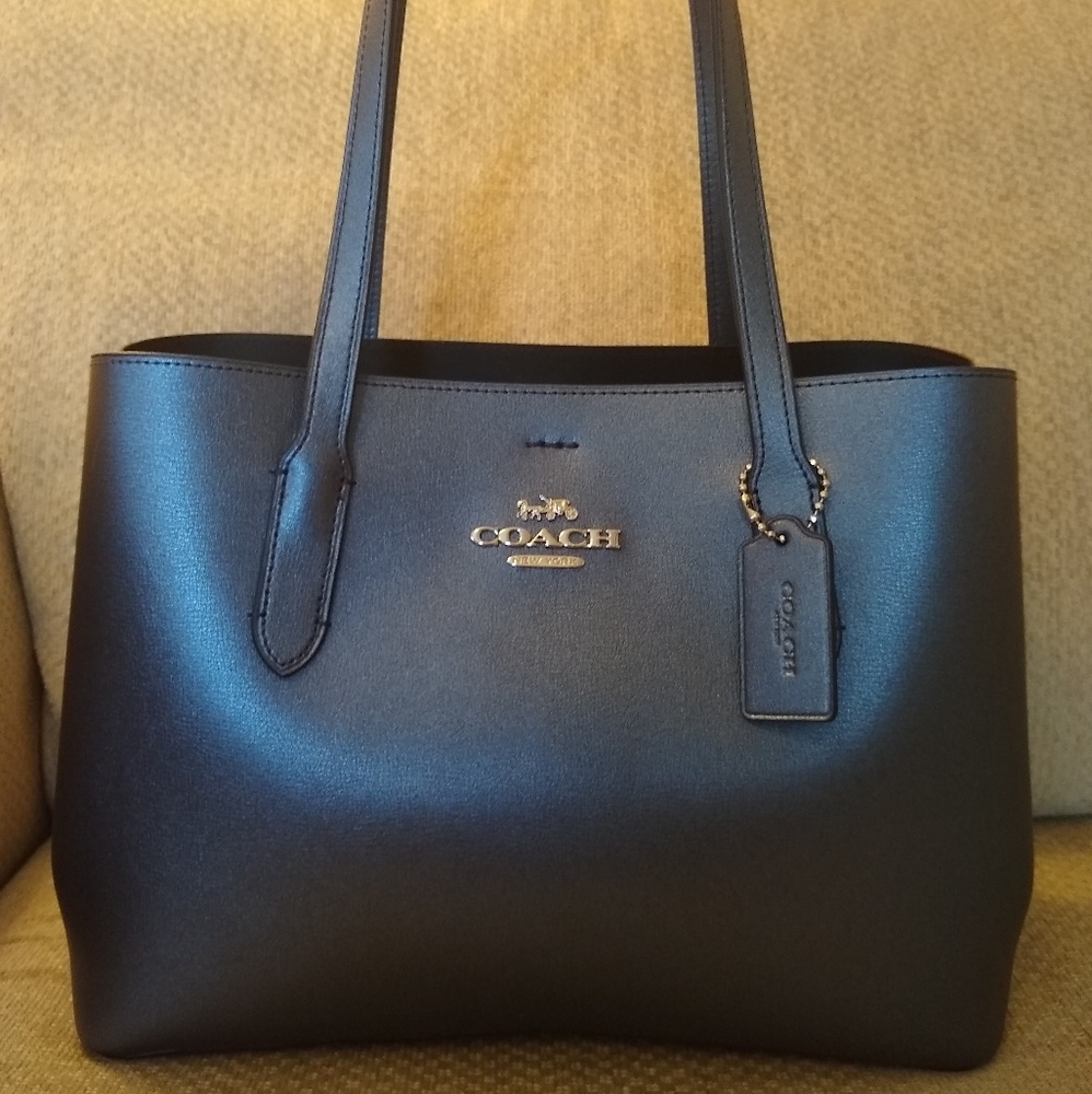 🌸BNWT Coach Avenue Carryall🌸